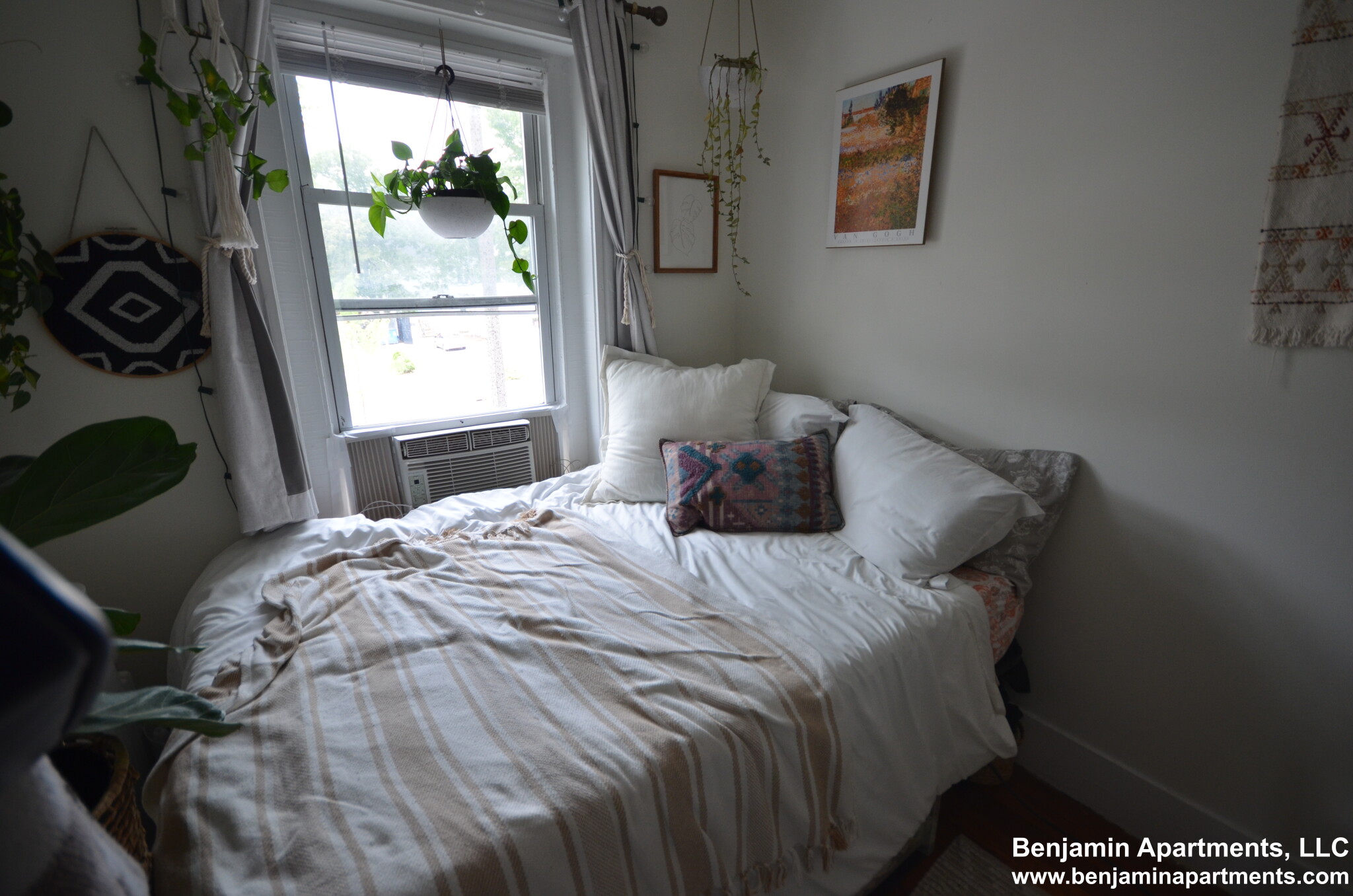 81 Brighton Ave, Allston