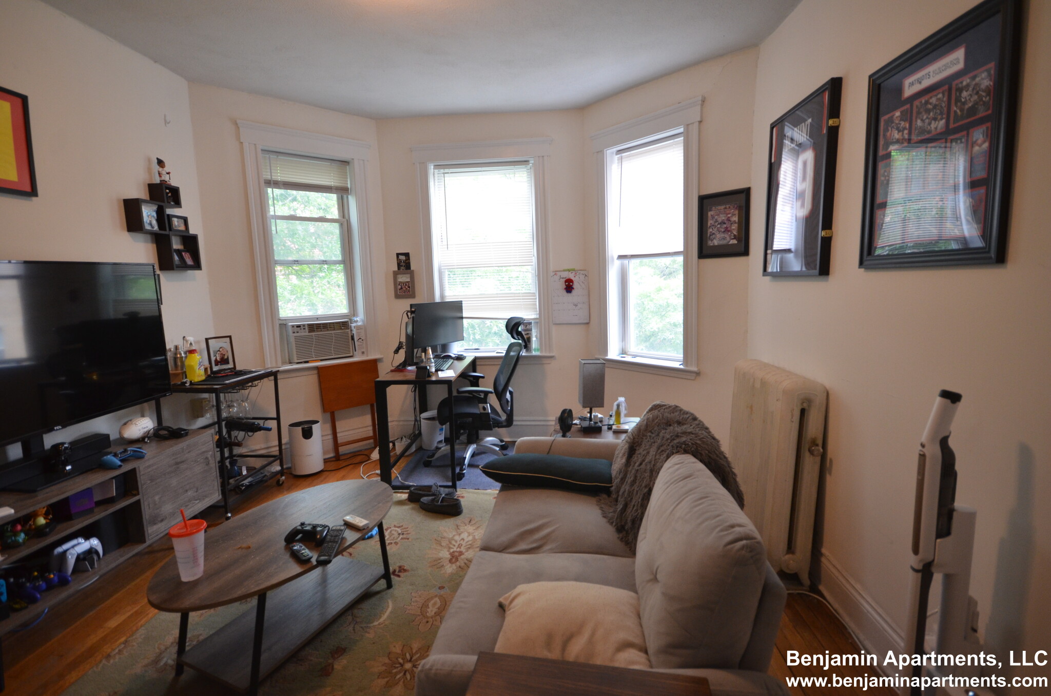 6 Camelot Ct, Allston