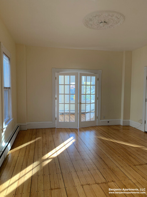 547 Broadway, South Medford