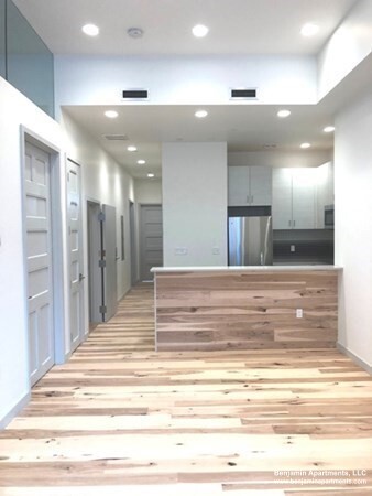 163 Newbury St, Back Bay