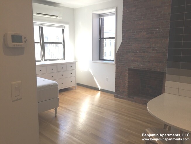 144 Bowdoin St, Beacon Hill