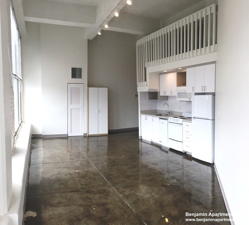 61 Brookline Ave, Fenway