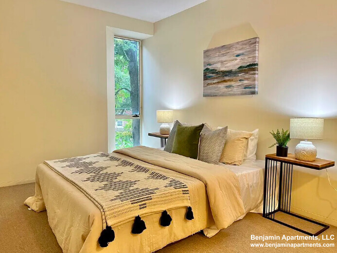 26 Concord Ave, Harvard Square