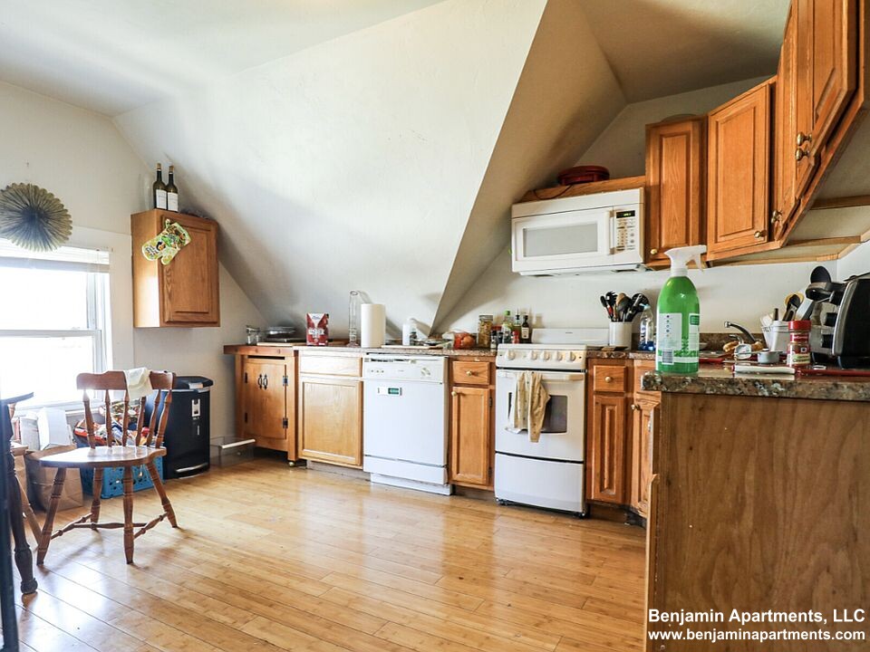 18 Greylock Rd, Allston