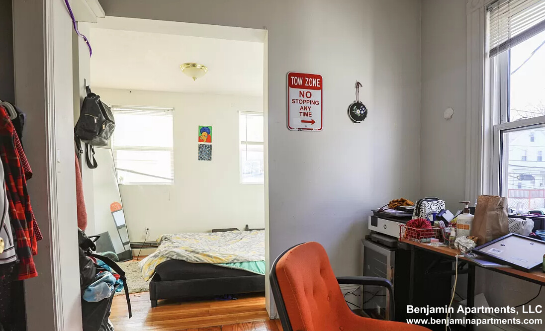 18 Greylock Rd, Allston