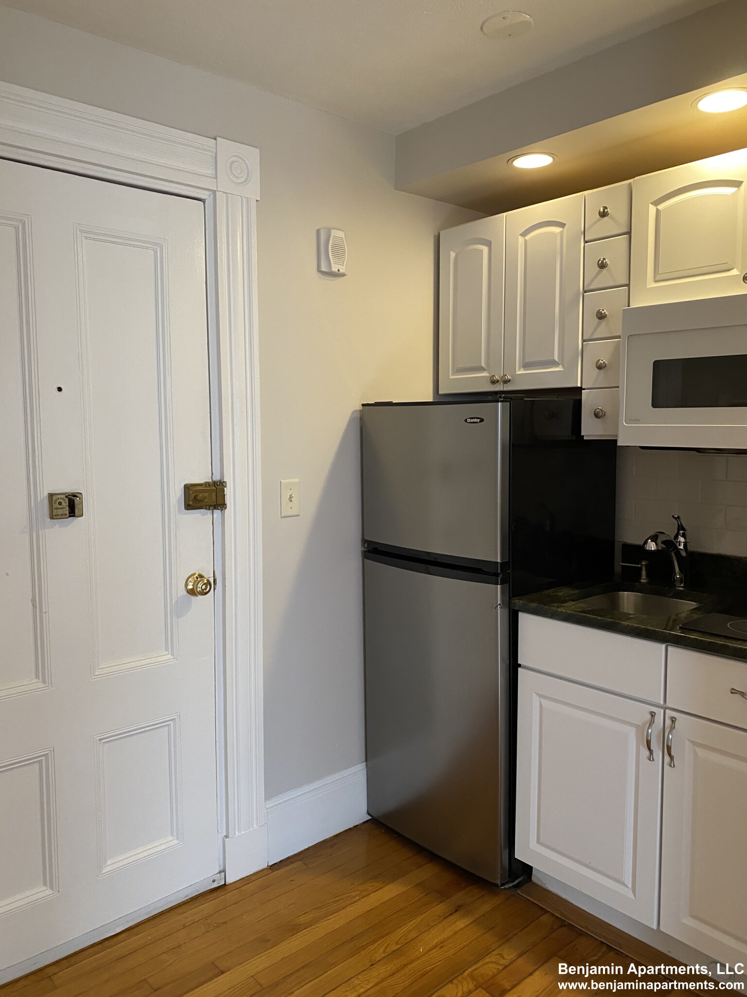 226 Newbury St, Back Bay