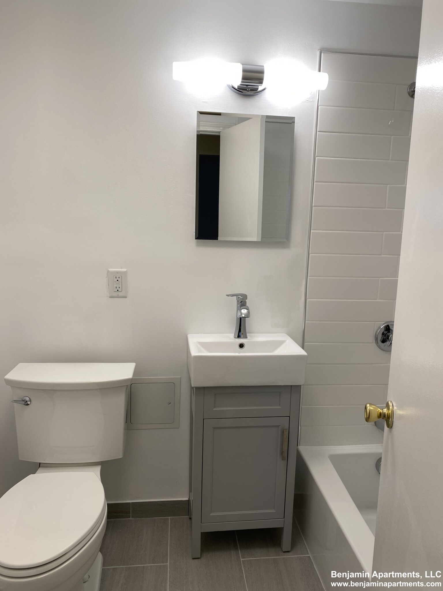 226 Newbury St, Back Bay