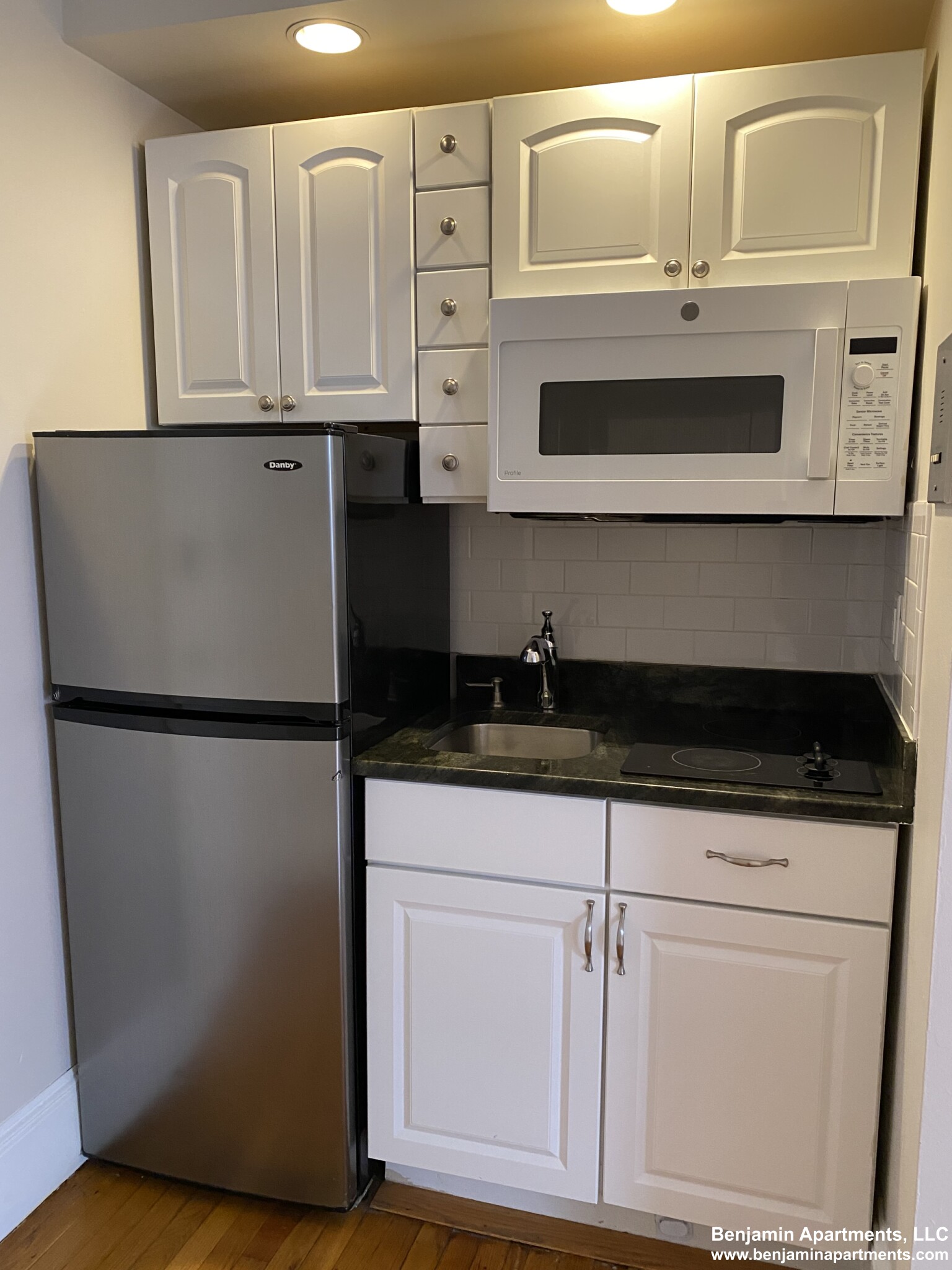 226 Newbury St, Back Bay