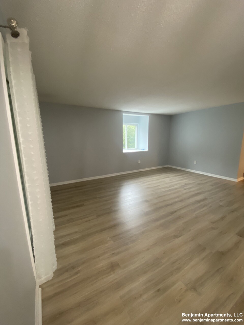 8 Beals Cove Rd, Hingham