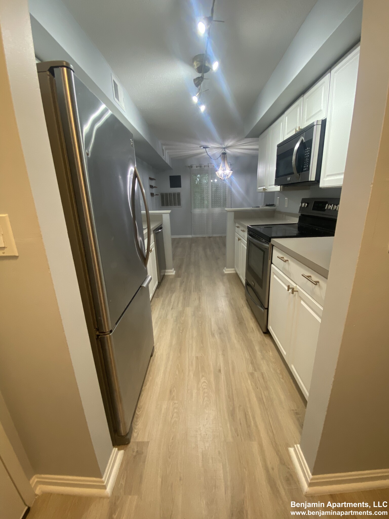 8 Beals Cove Rd, Hingham