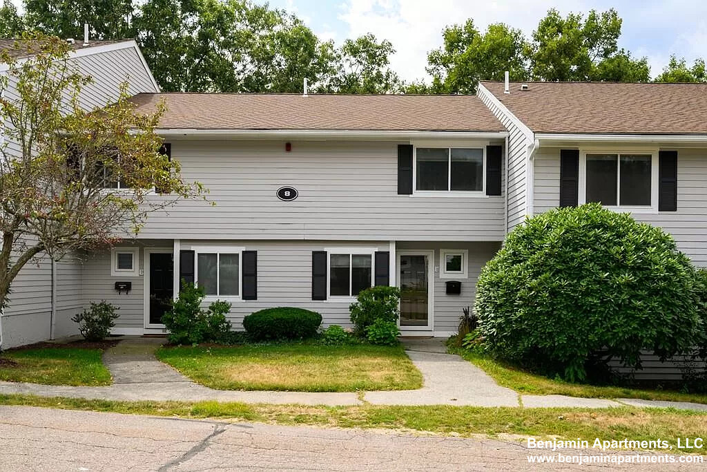 8 Beals Cove Rd, Hingham