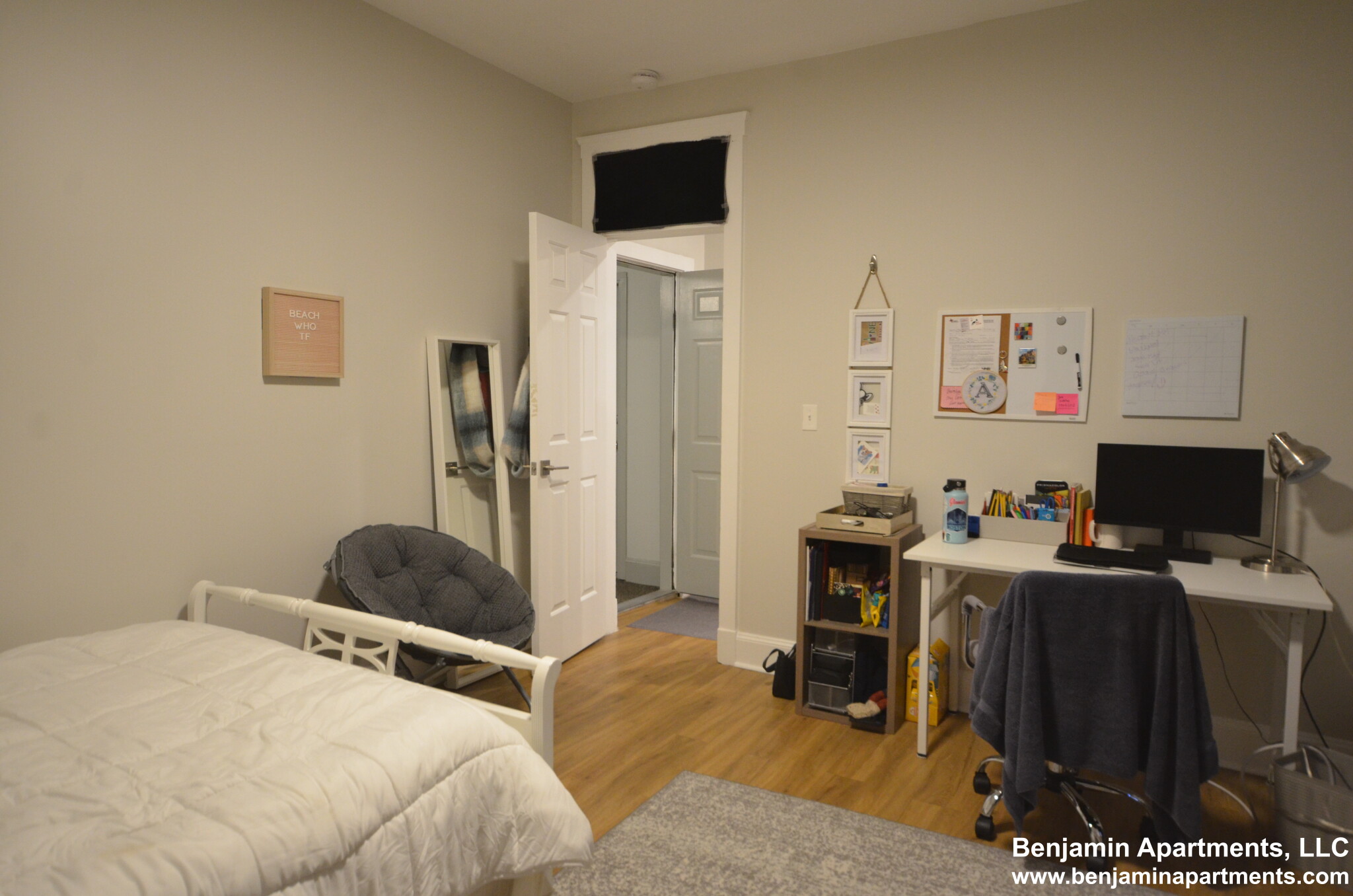 833 Beacon St, Fenway