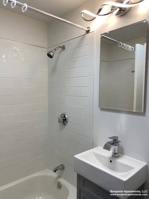 228 Newbury St, Back Bay