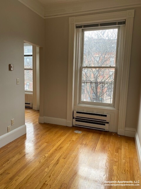 228 Newbury St, Back Bay