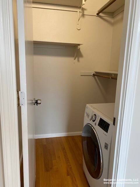 228 Newbury St, Back Bay