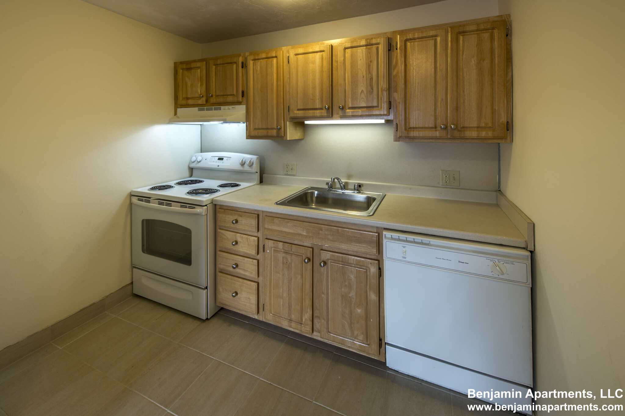 84 Gardner St, Allston