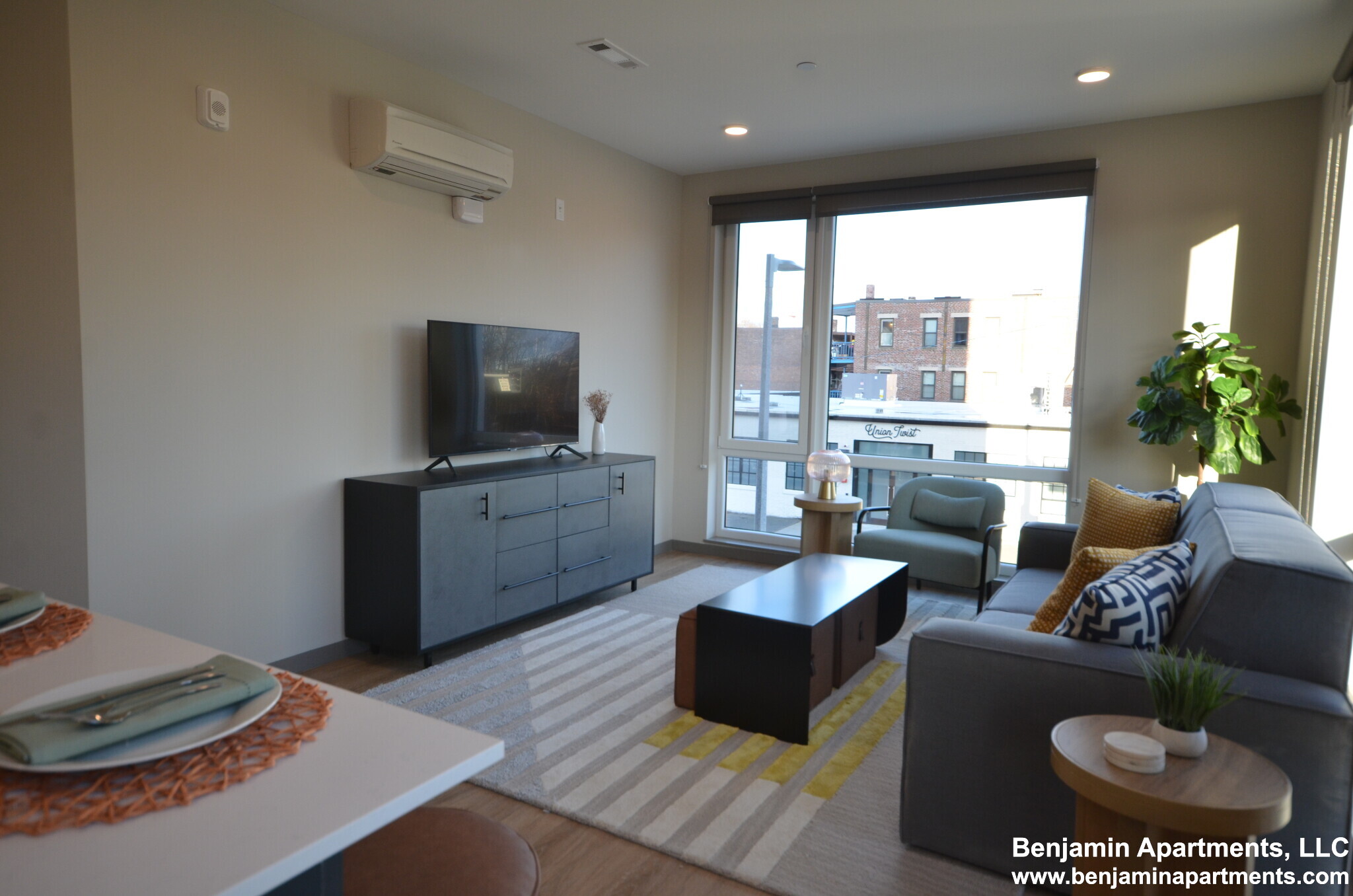 525 Lincoln St, Allston