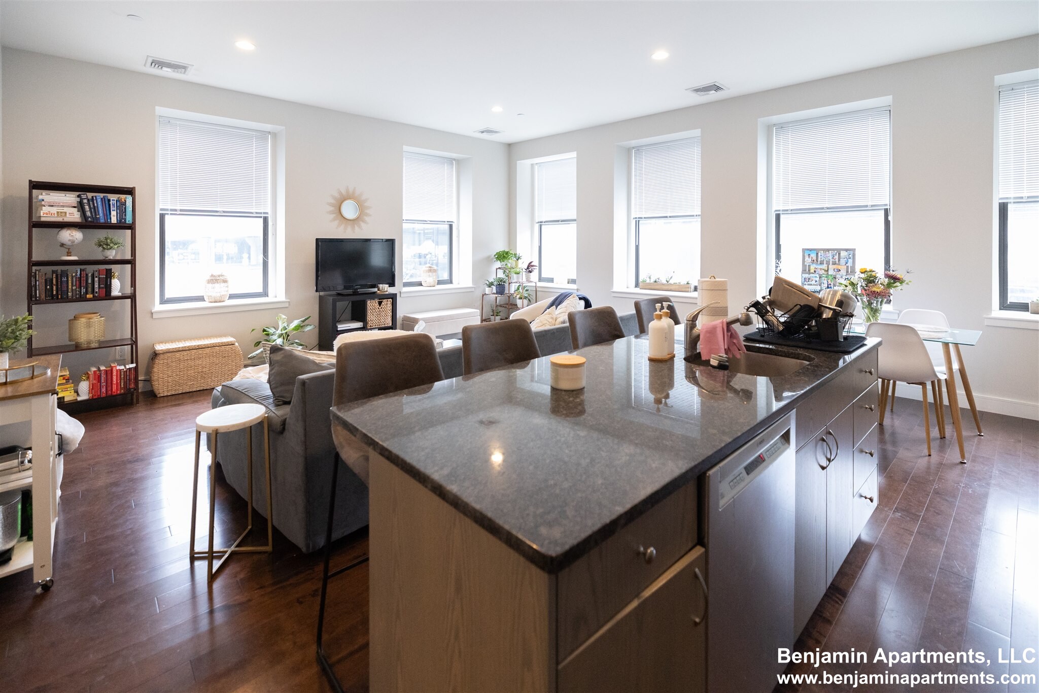 460 Harrison Ave, South End