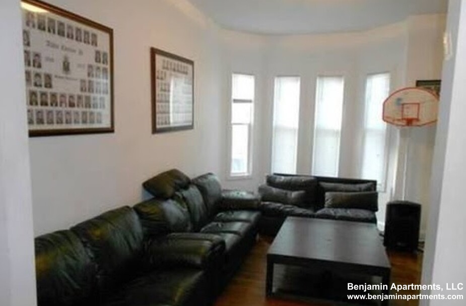 24 Ashford St, Allston