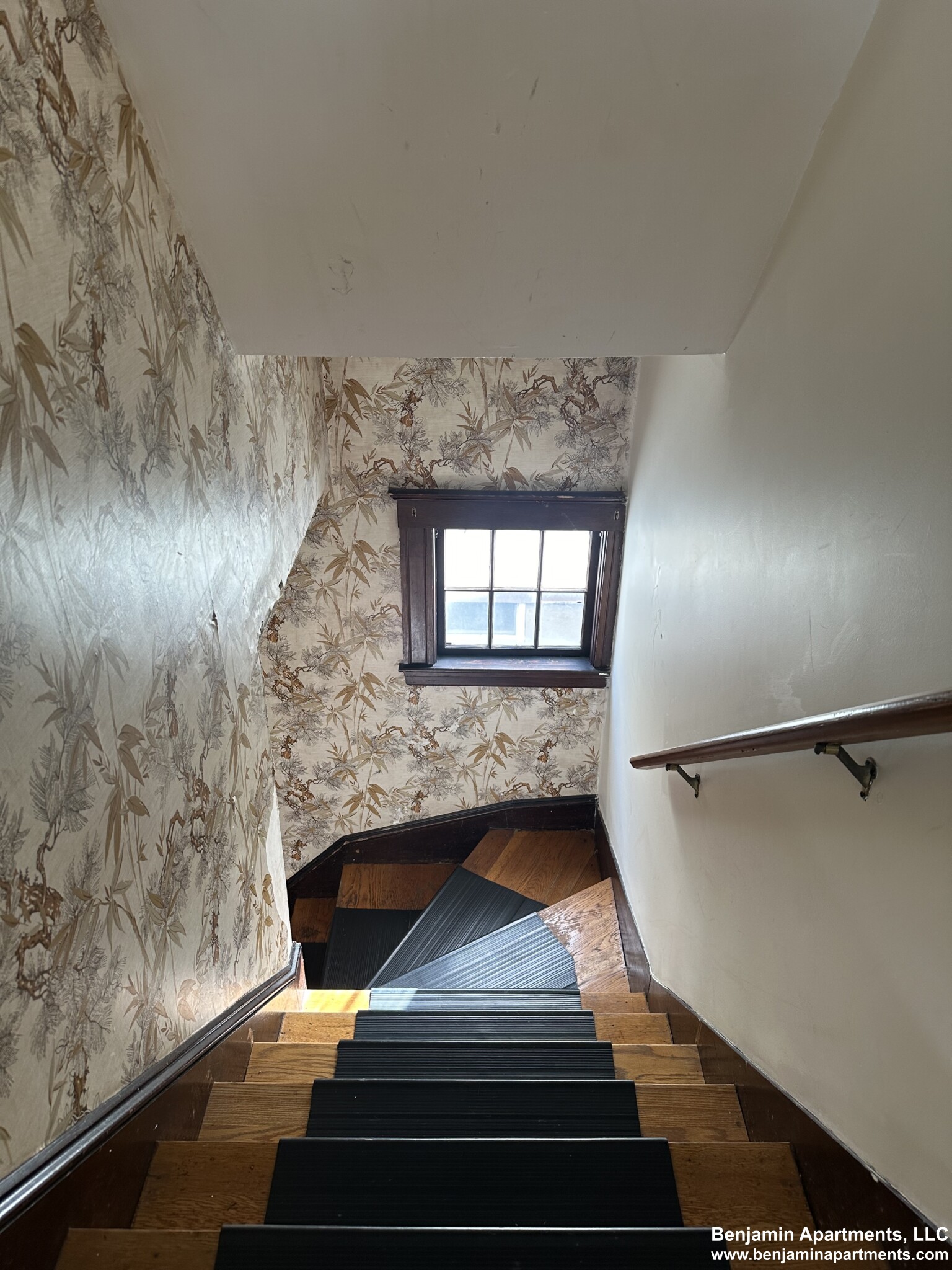 33 Adams, Mount Auburn (Watertown)