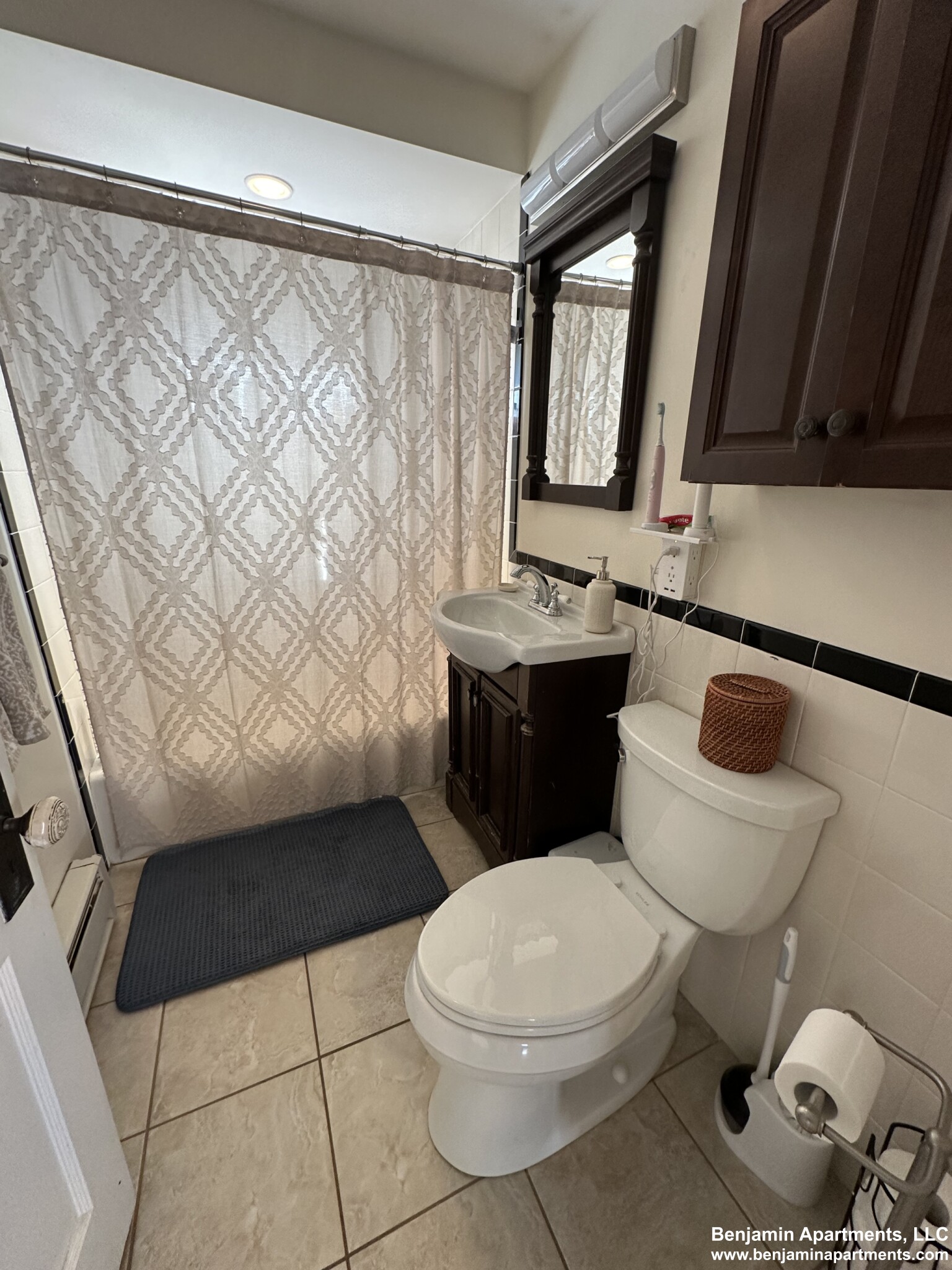 33 Adams, Mount Auburn (Watertown)