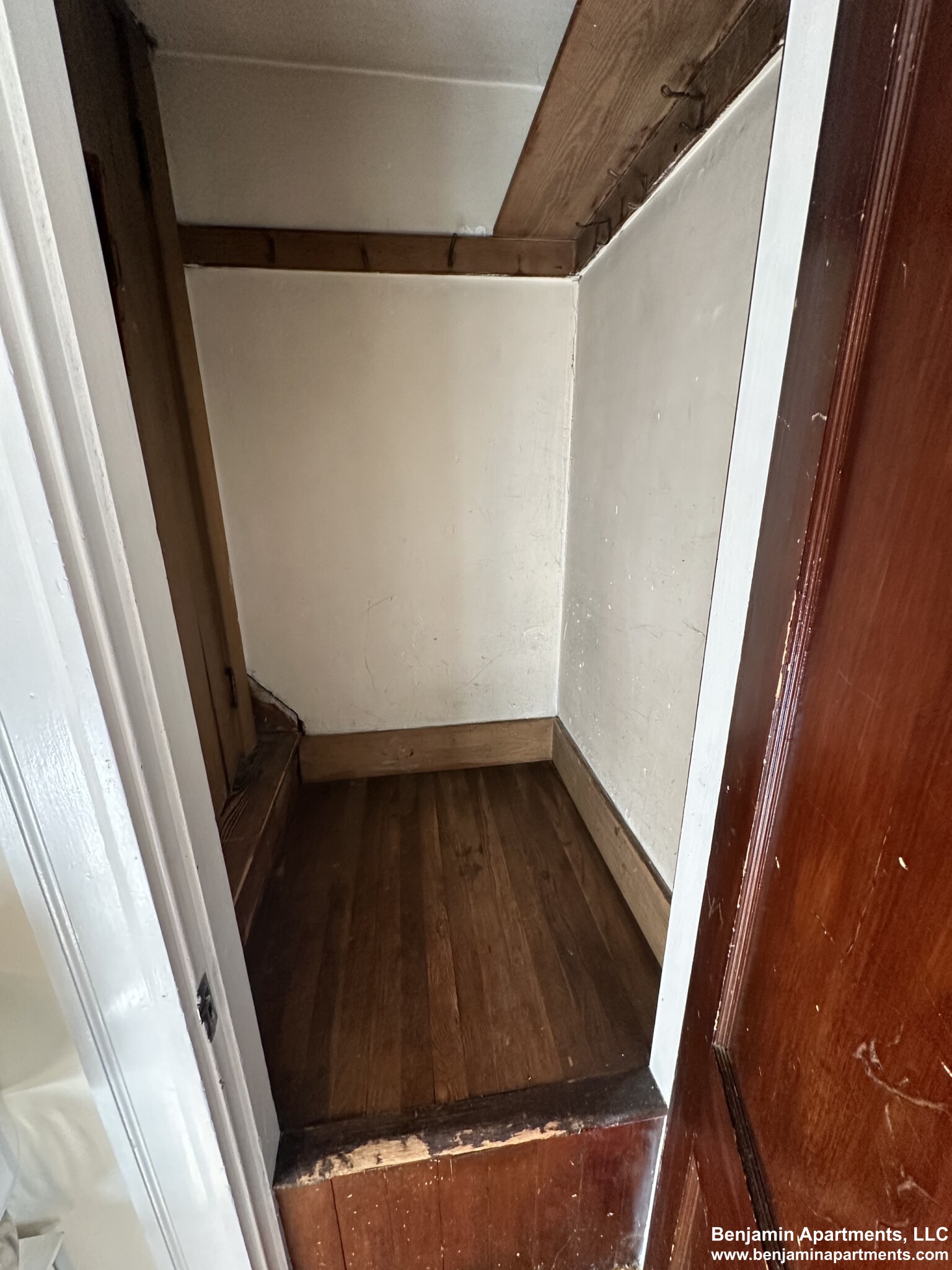 33 Adams, Mount Auburn (Watertown)