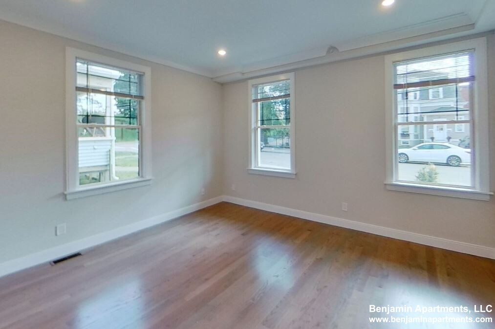 26 Mansfield St, Allston