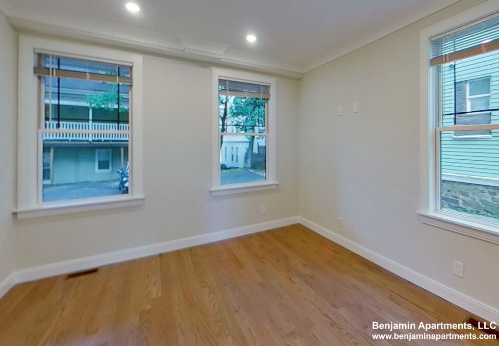 26 Mansfield St, Allston