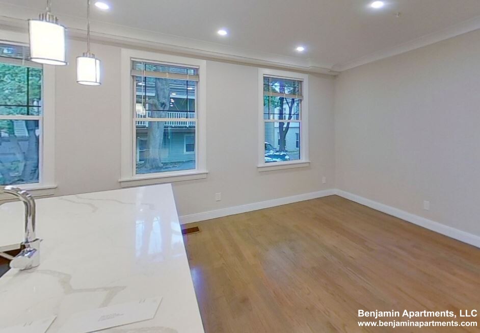 26 Mansfield St, Allston