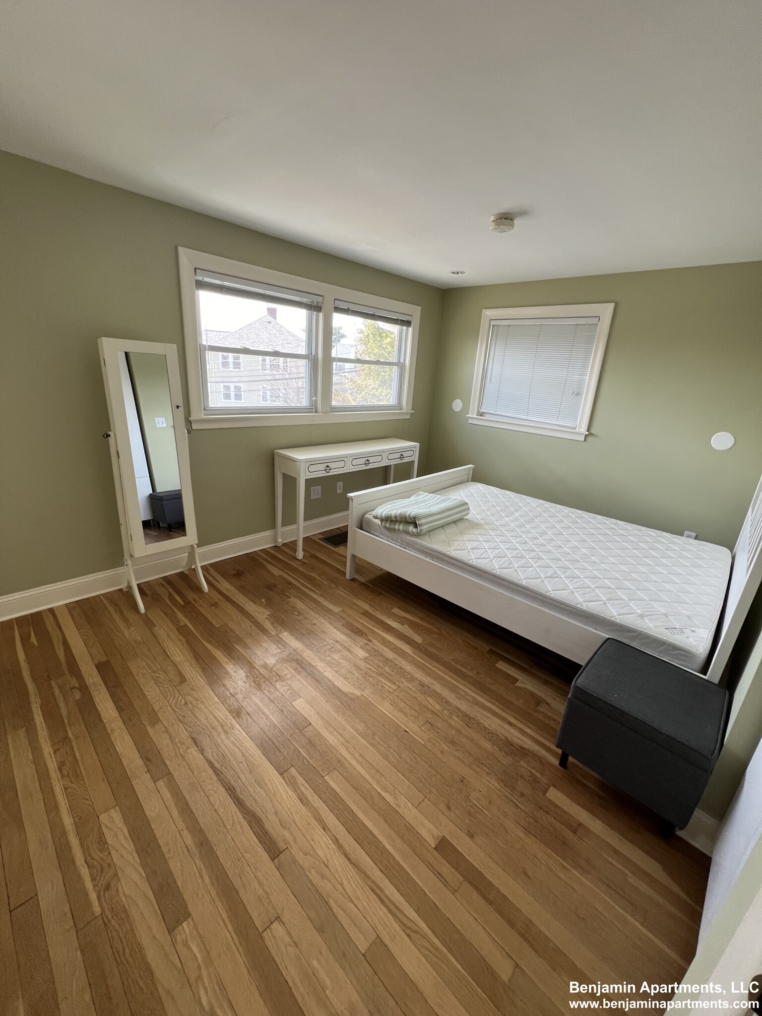 80 Stoneleigh Rd, Watertown