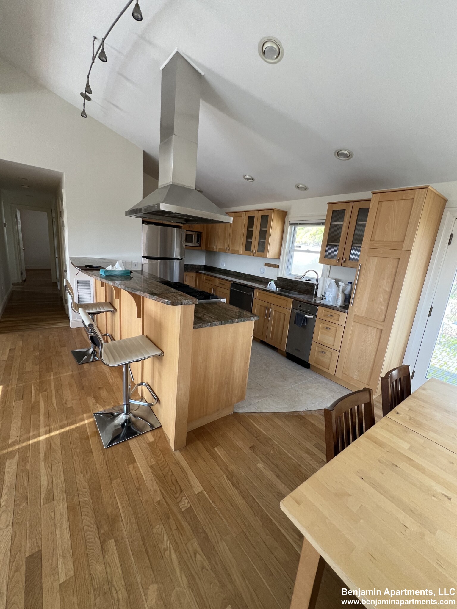 80 Stoneleigh Rd, Watertown