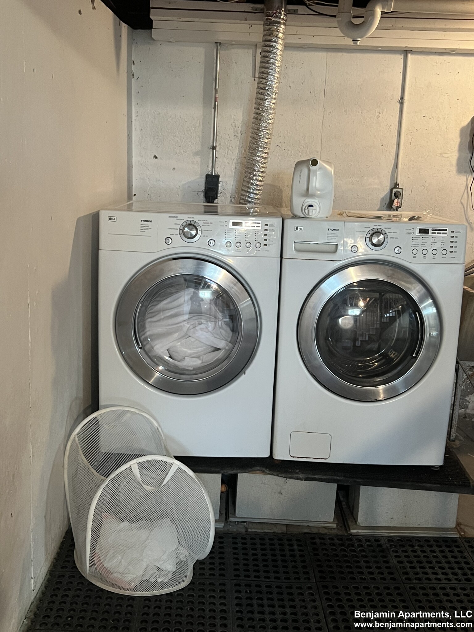 80 Stoneleigh Rd, Watertown