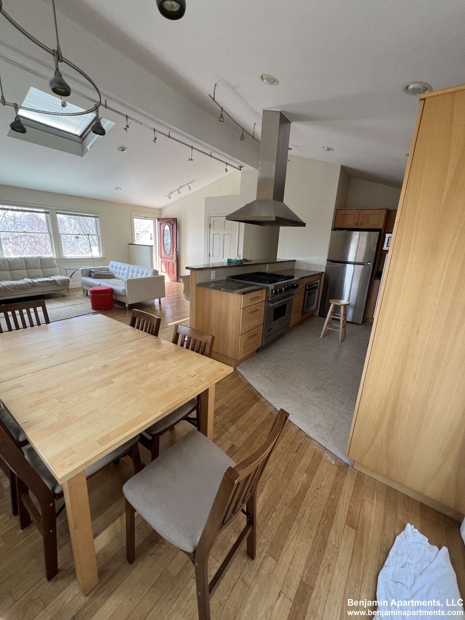 80 Stoneleigh Rd, Watertown