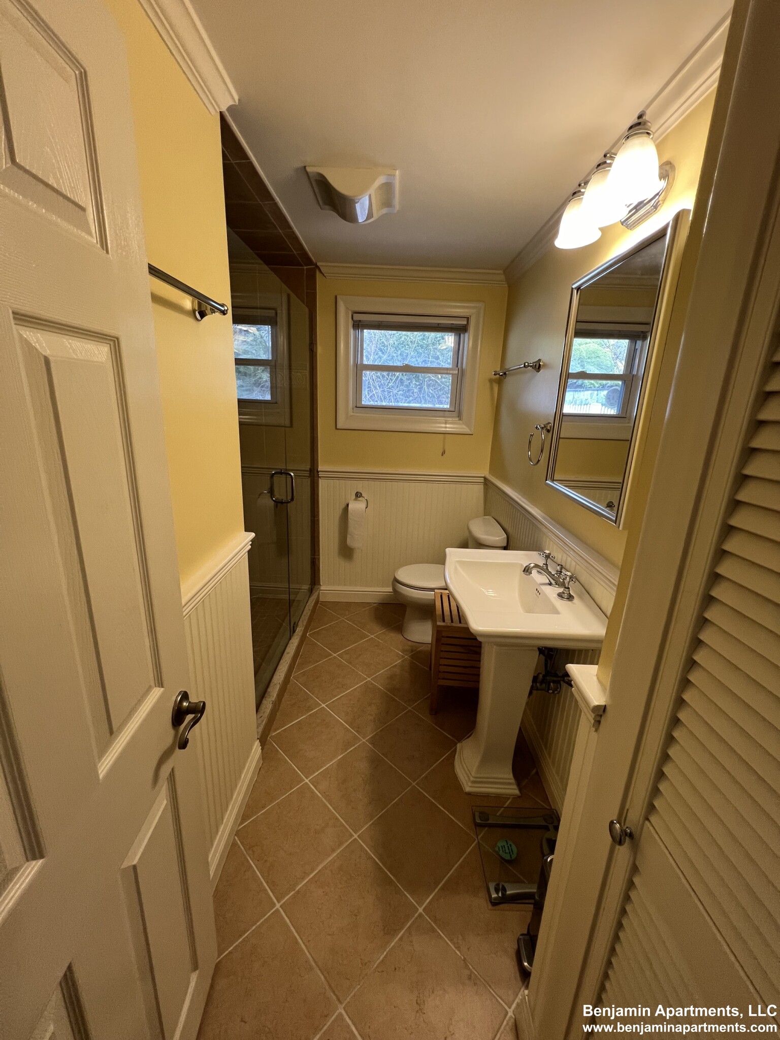 80 Stoneleigh Rd, Watertown