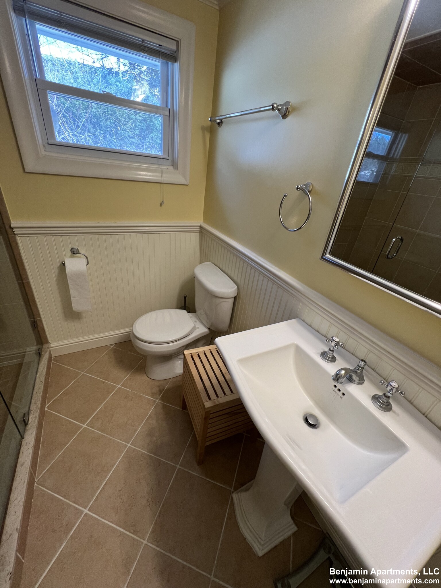 80 Stoneleigh Rd, Watertown