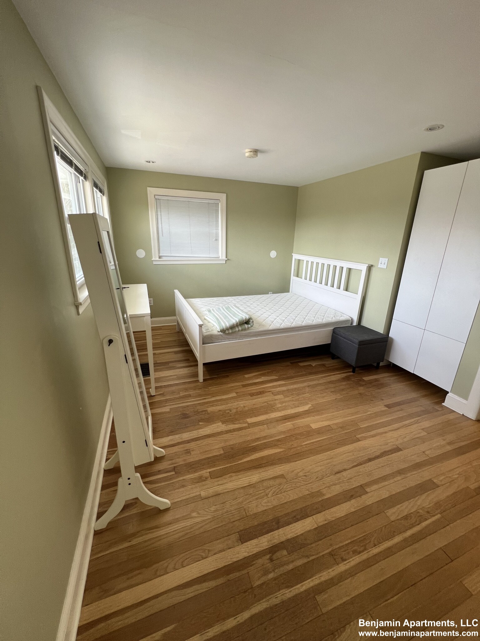 80 Stoneleigh Rd, Watertown