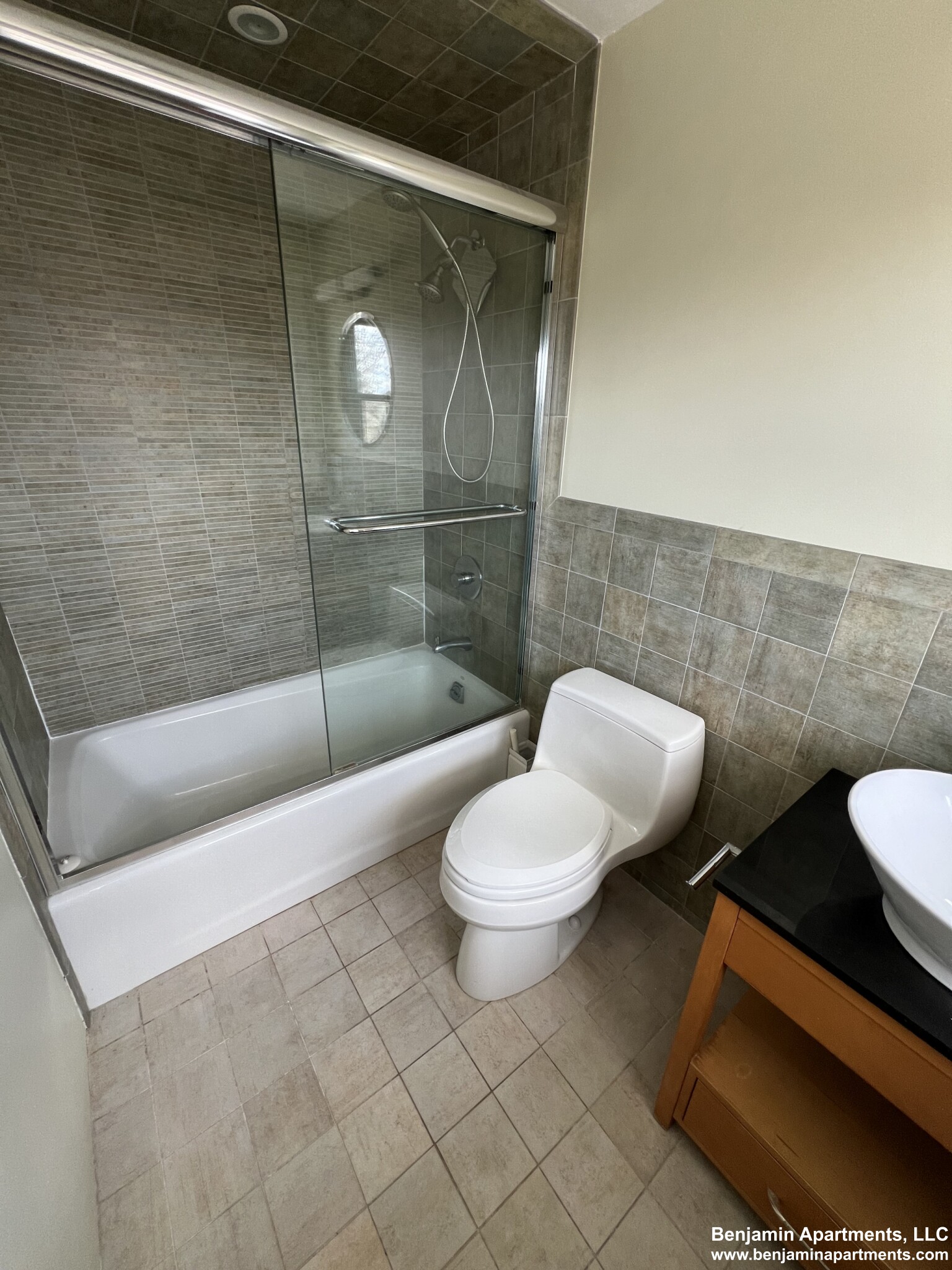 80 Stoneleigh Rd, Watertown