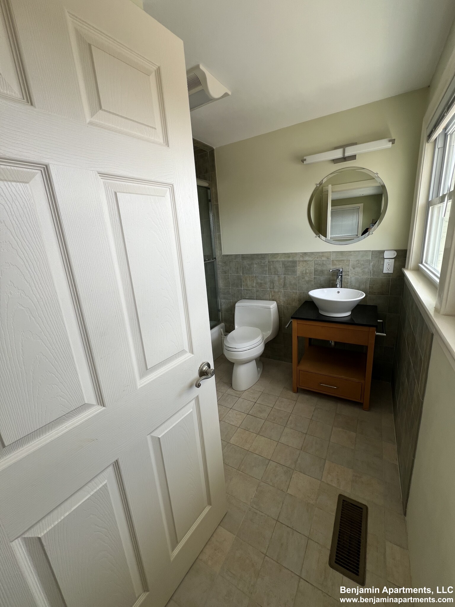 80 Stoneleigh Rd, Watertown