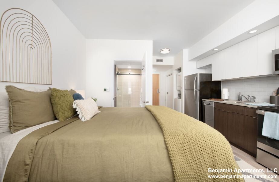 1047 Commonwealth Ave, Allston