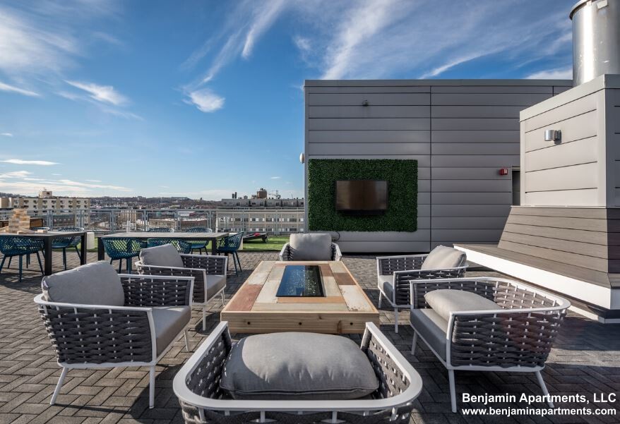 1047 Commonwealth Ave, Allston