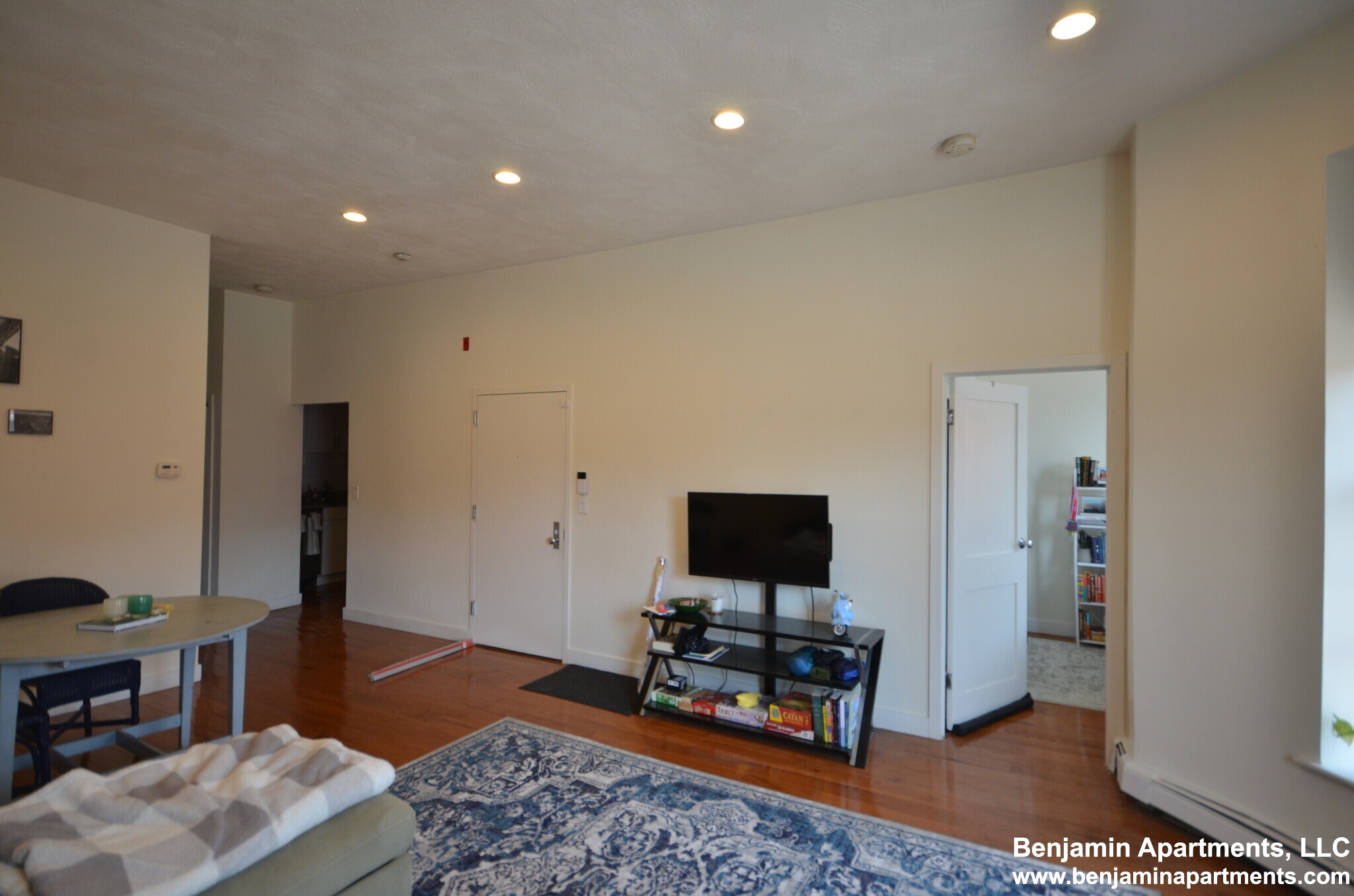 525 Massachusetts Ave, Roxbury