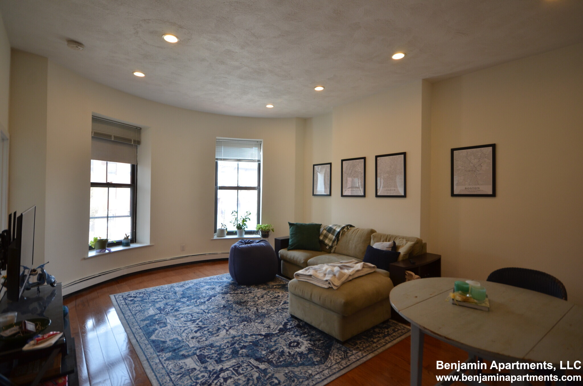 525 Massachusetts Ave, Roxbury