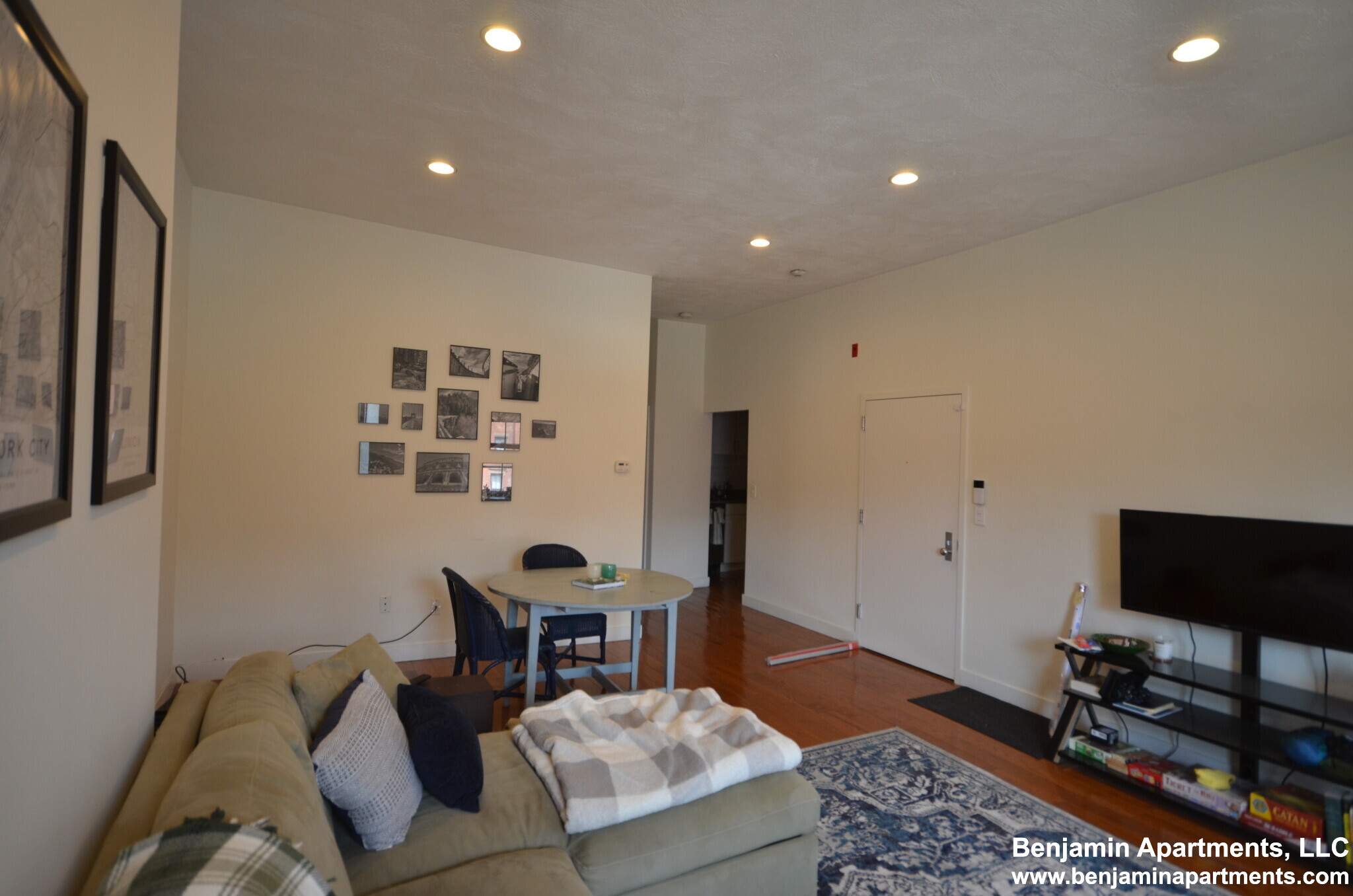 525 Massachusetts Ave, Roxbury