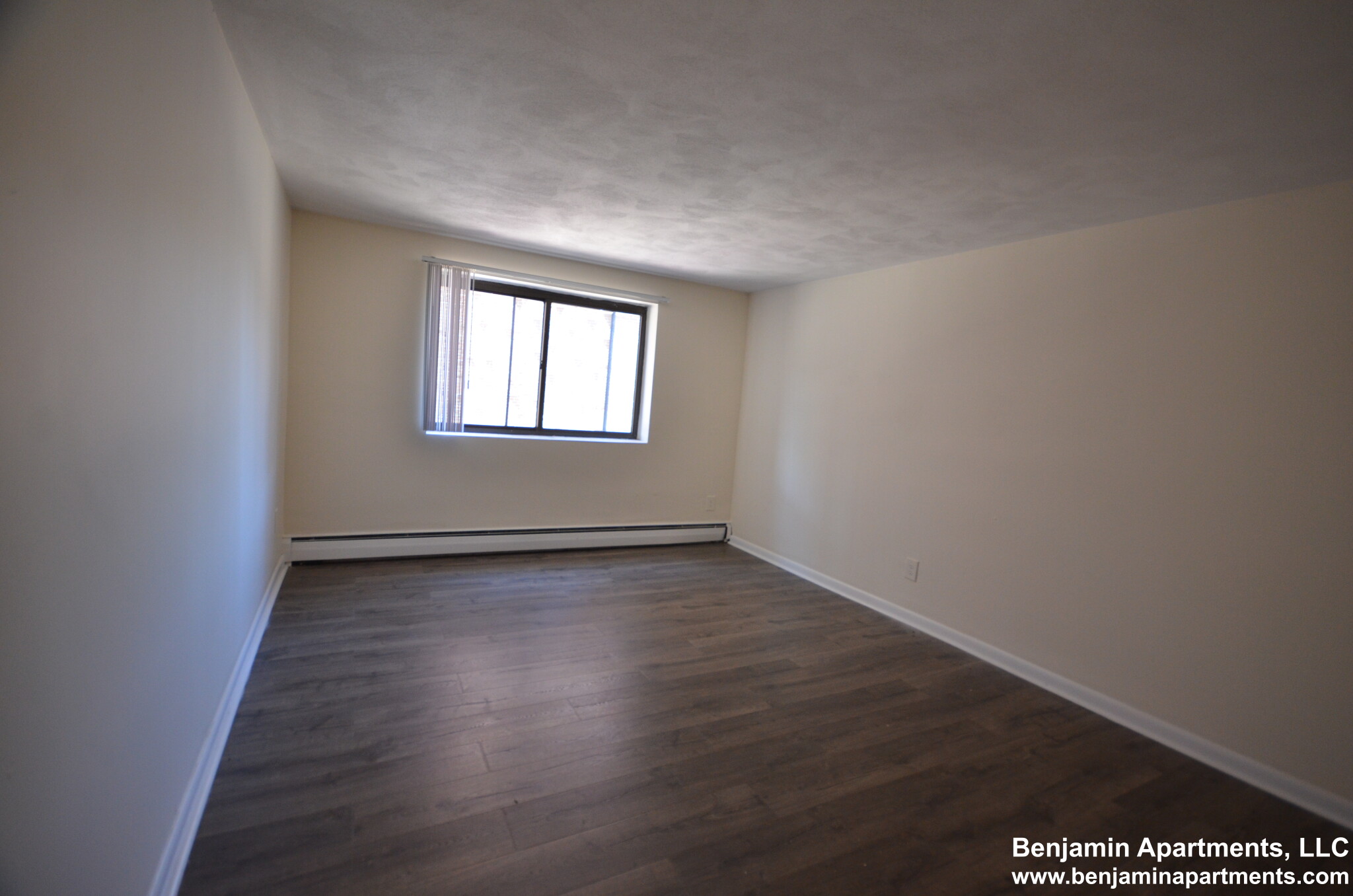 16 Whites Ave, Watertown