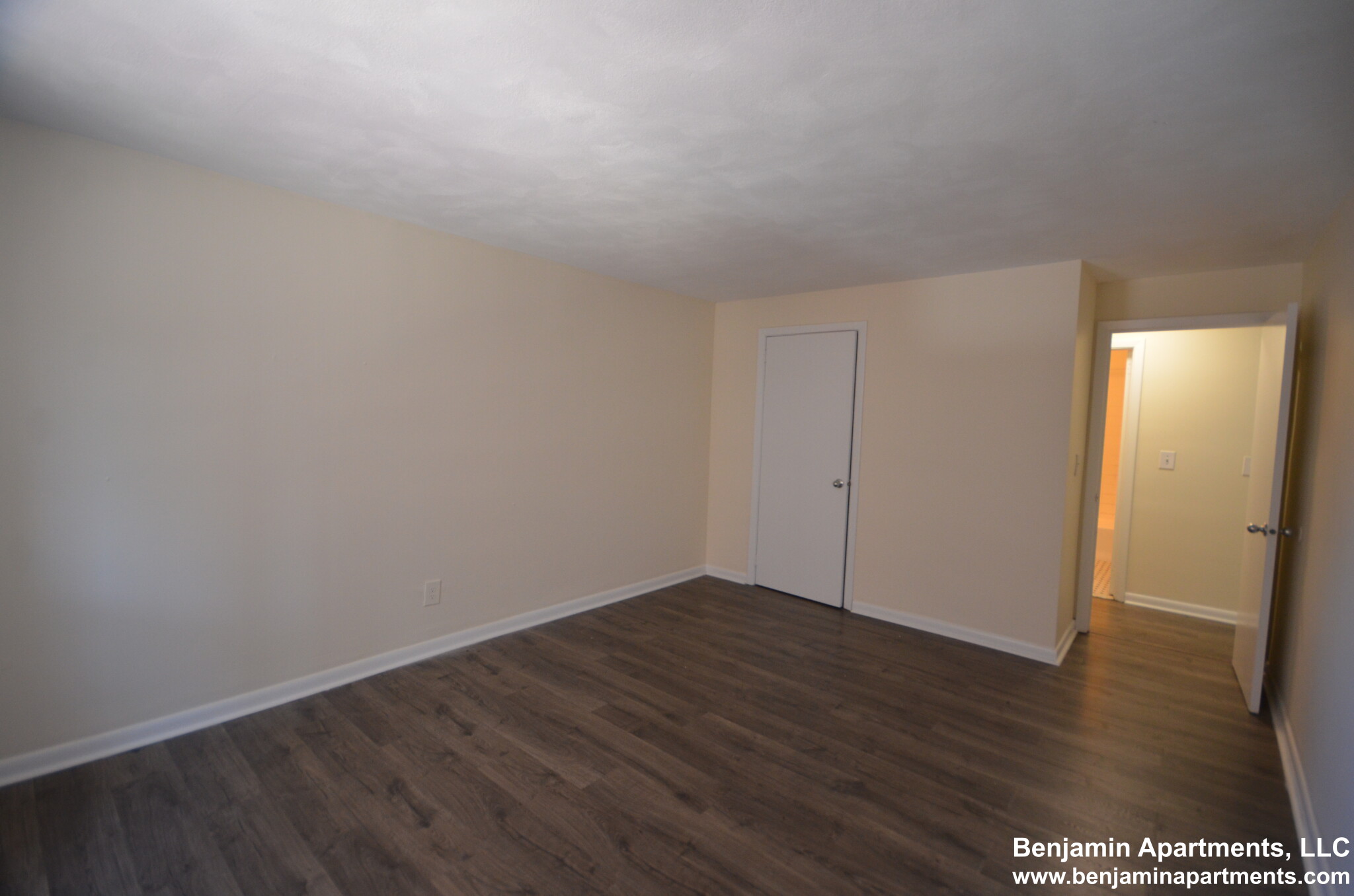 16 Whites Ave, Watertown