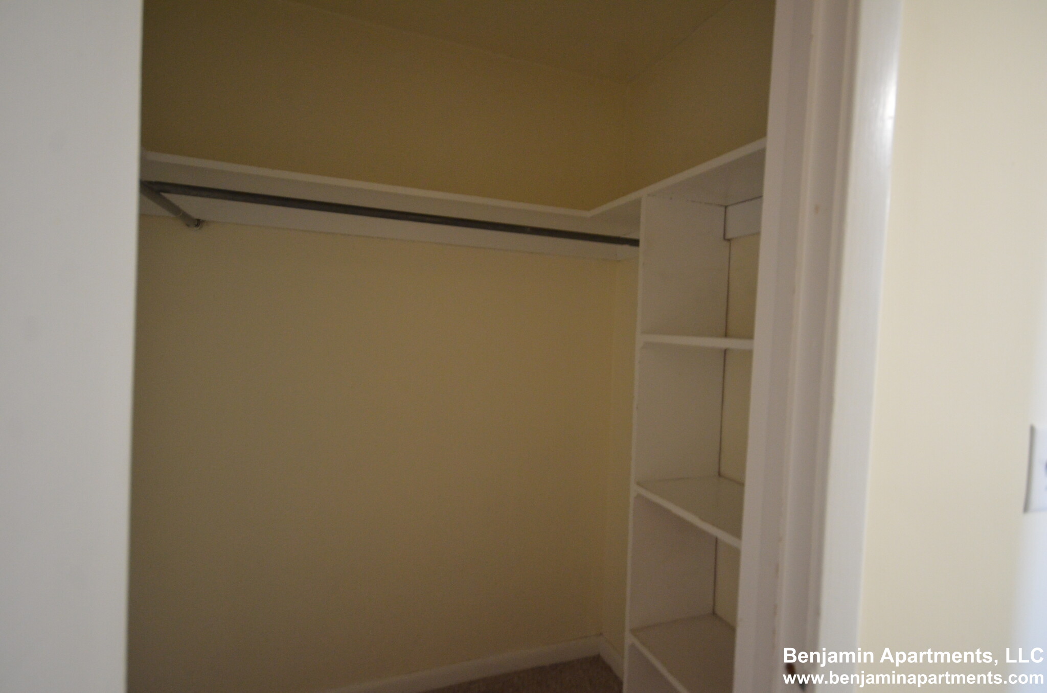 24 Whites Ave, Watertown