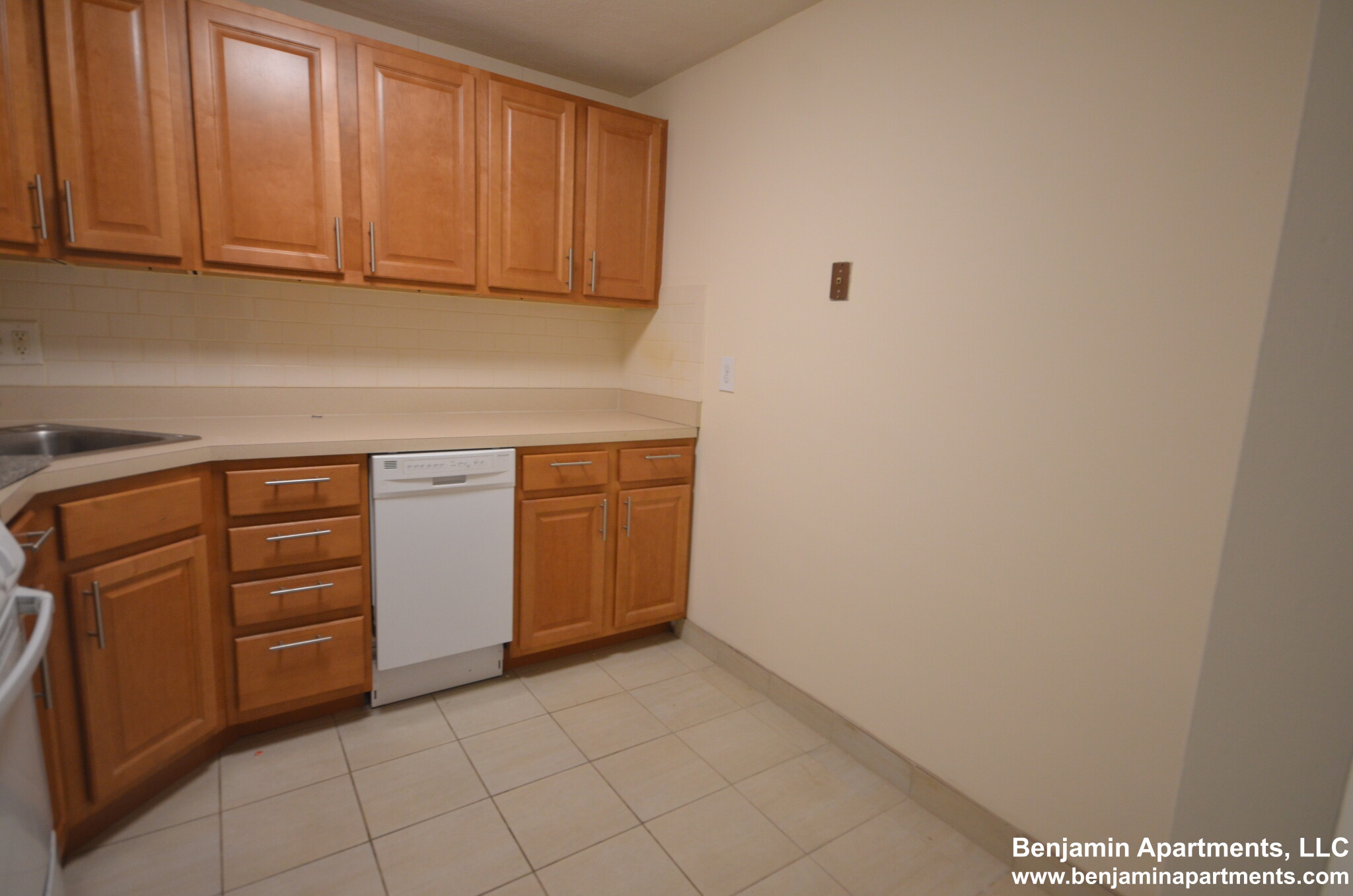 24 Whites Ave, Watertown