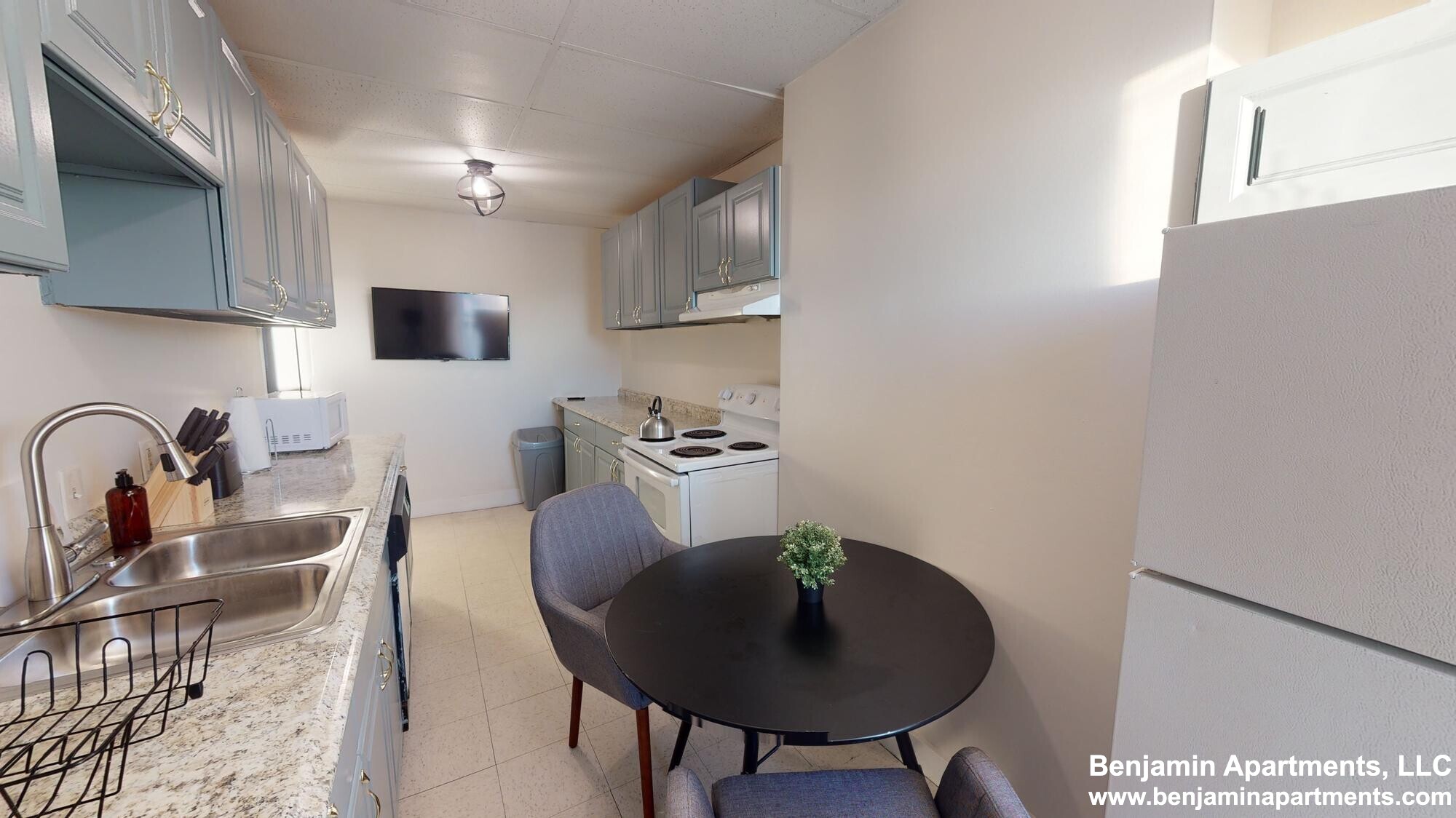 7 Linden St, Allston