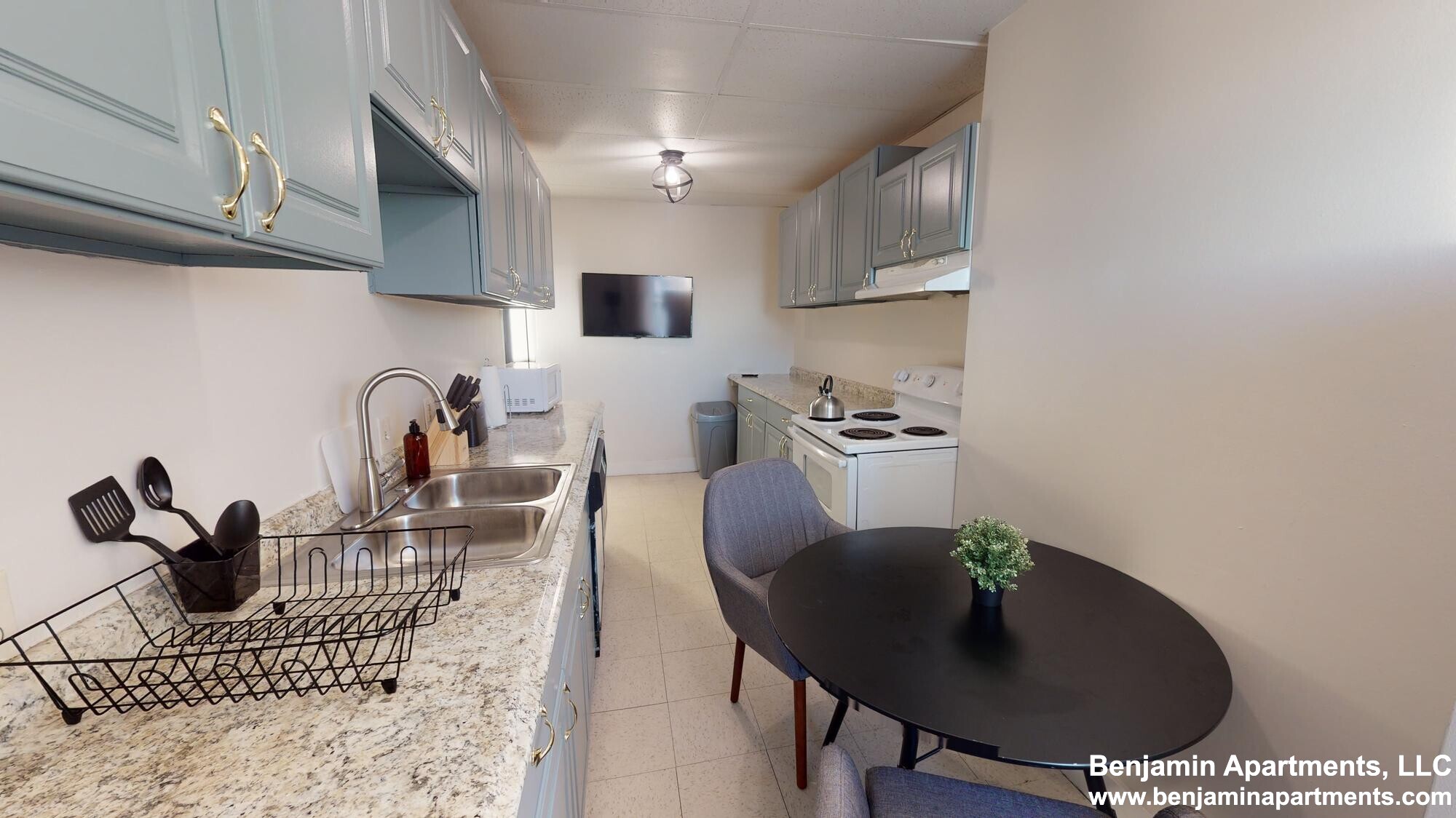 7 Linden St, Allston