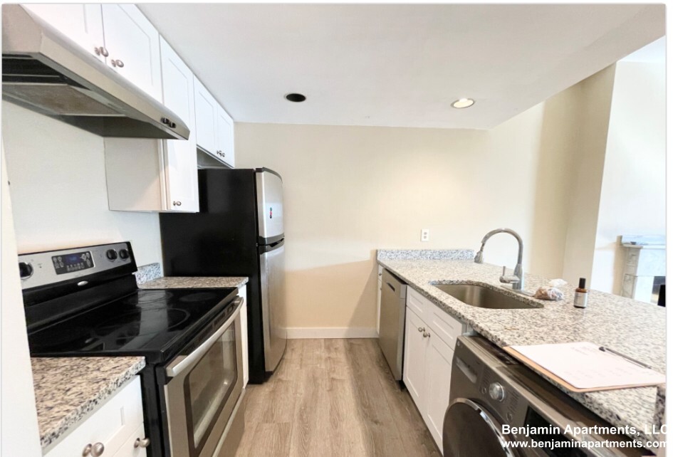 670 Massachusetts Ave, South End